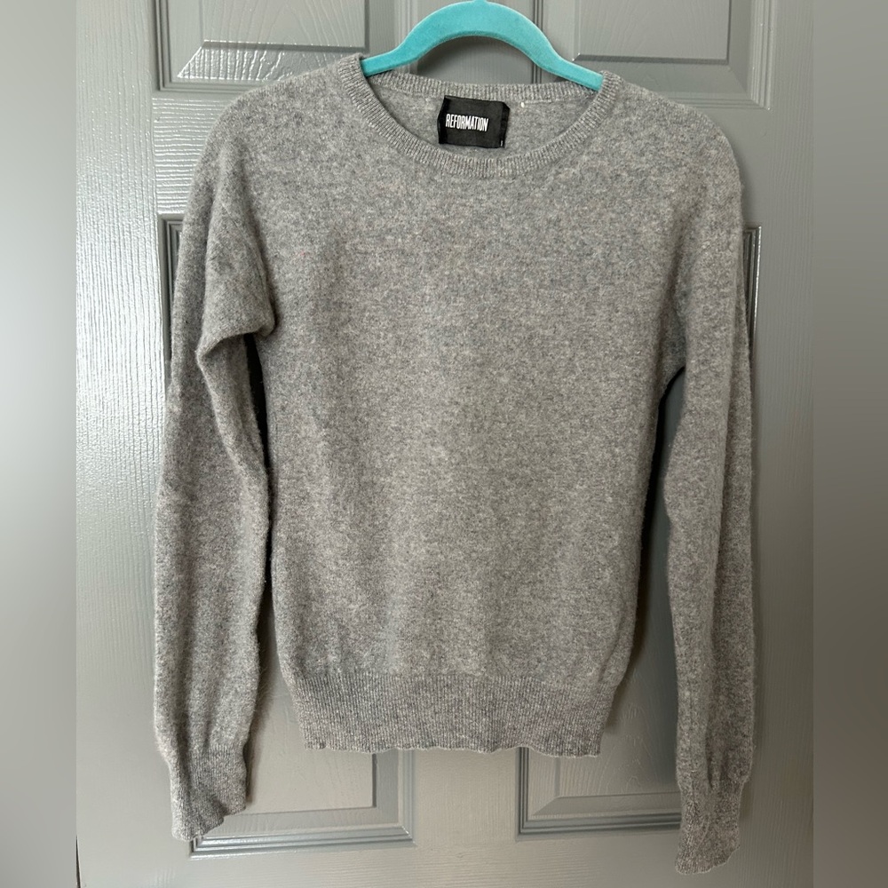 Reformation Gray cashmere Crewneck Sweater small
